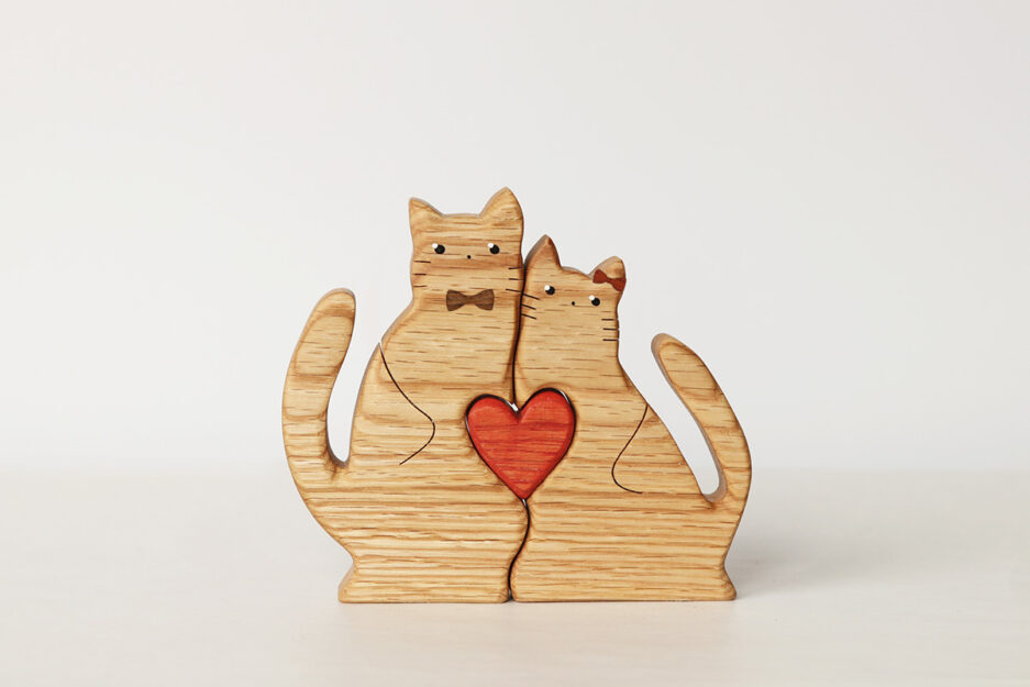 2 cats with a heart (option 2) and ribbons