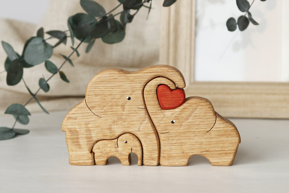 3 éléphants avec un coeur