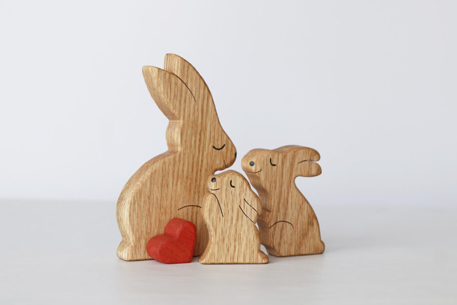 3 hares with a heart