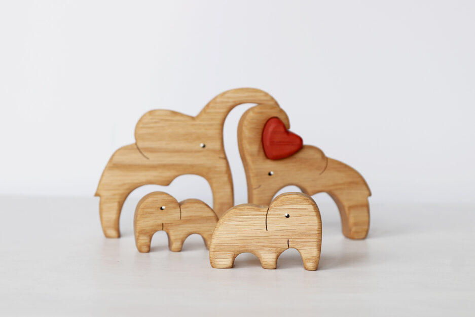 4 elephants with a heart