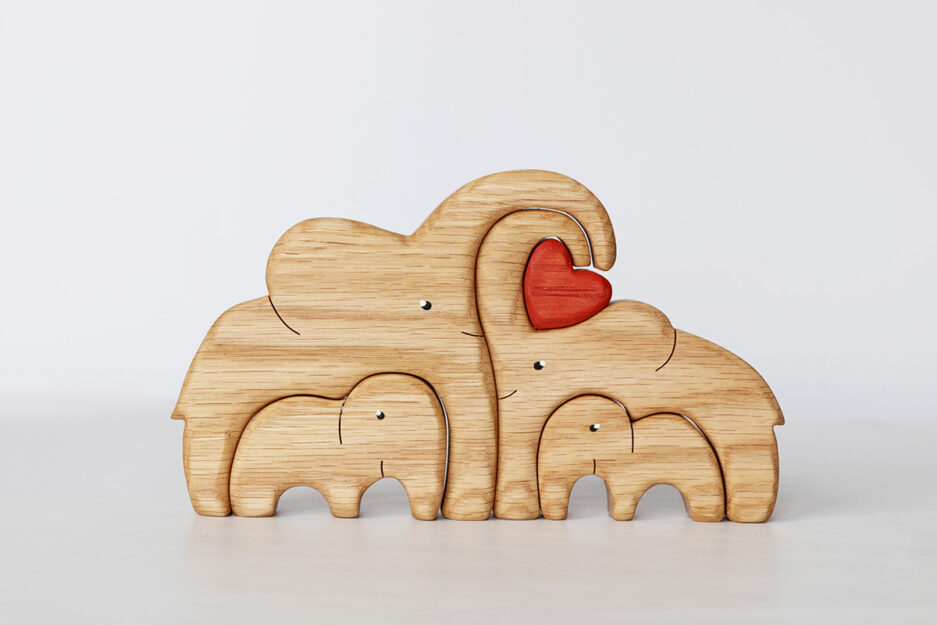 4 elephants with a heart