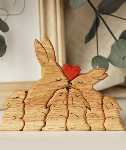 6 hares with a heart