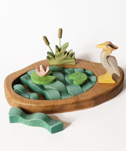 Wooden pond toy set with heron and lily pads